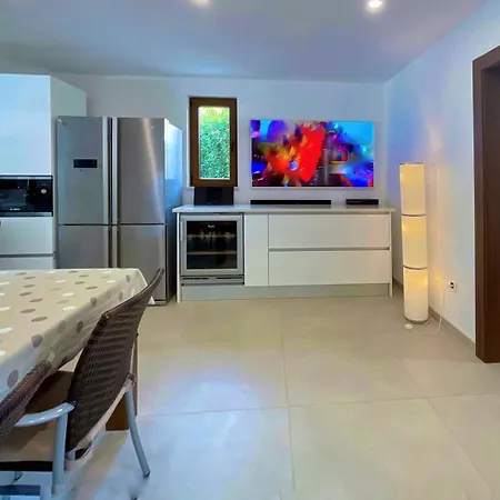 Sailor House Near Trogir, Private Pool (adults Only) Villa Razanj