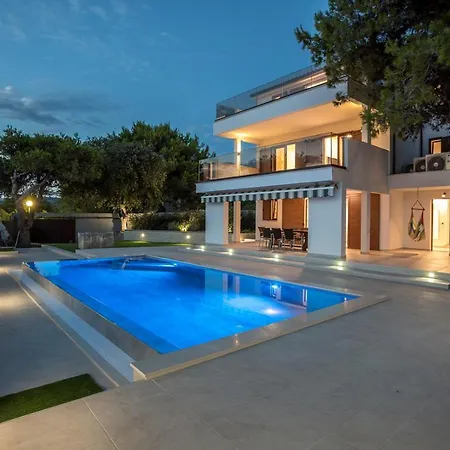 Sailor House Near Trogir, Private Pool (adults Only) Ražanj