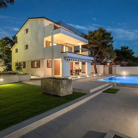 Sailor House Near Trogir, Private Pool (adults Only) Villa