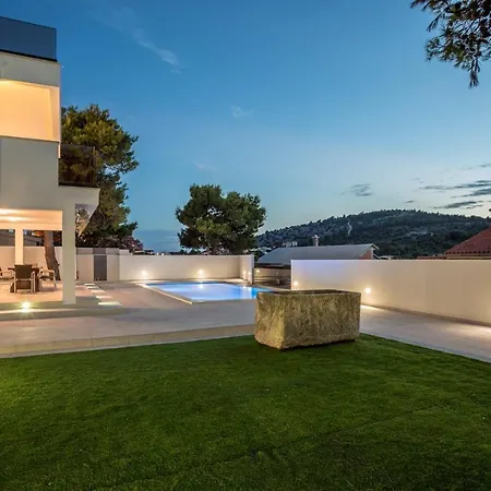 Villa Sailor House Near Trogir, Private Pool (adults Only)