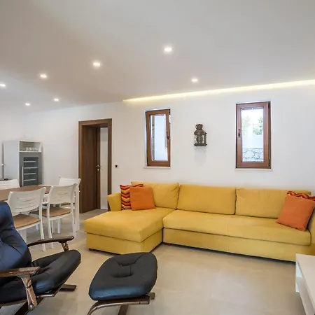 Sailor House Near Trogir, Private Pool (adults Only) * Razanj