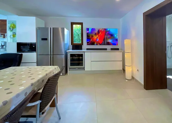 Sailor House Near Trogir, Private Pool (adults Only) Villa Ražanj