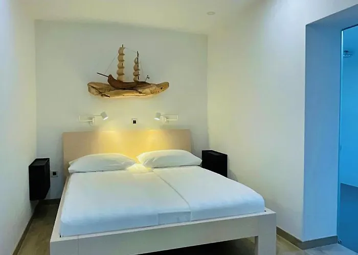 Sailor House Near Trogir, Private Pool (adults Only) Ražanj