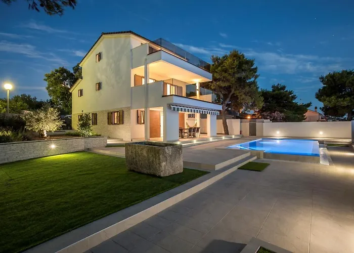 Sailor House Near Trogir, Private Pool (adults Only) Vila