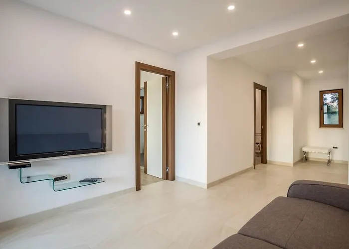 Sailor House Near Trogir, Private Pool (adults Only) Vila *