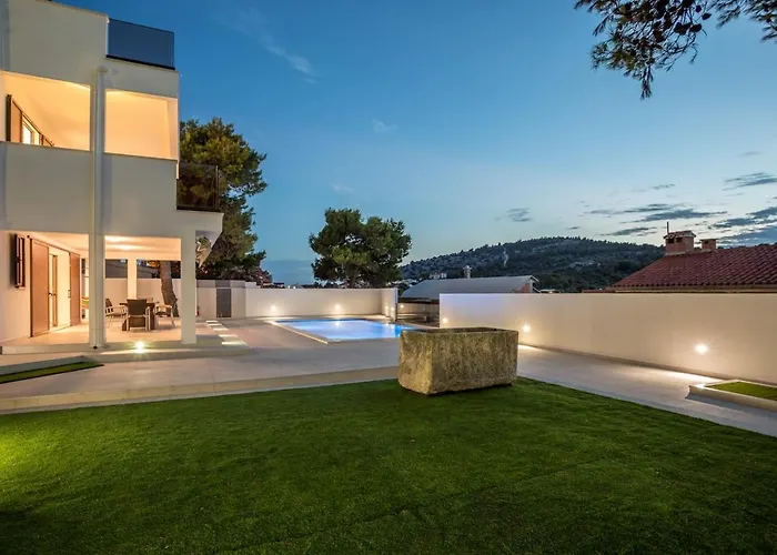 Villa Sailor House Near Trogir, Private Pool (adults Only)